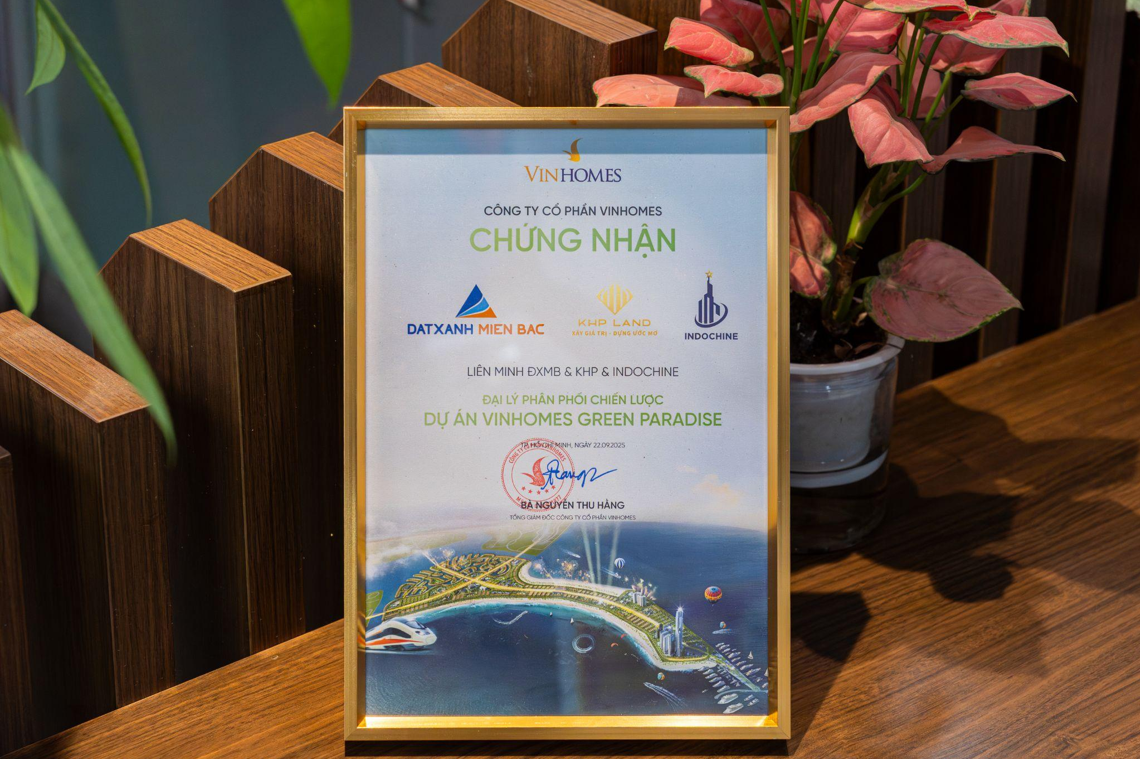 Hà Nội rực sắc xanh Vinhomes Green Paradise Cần Giờ trong ngày 8/3 - 2