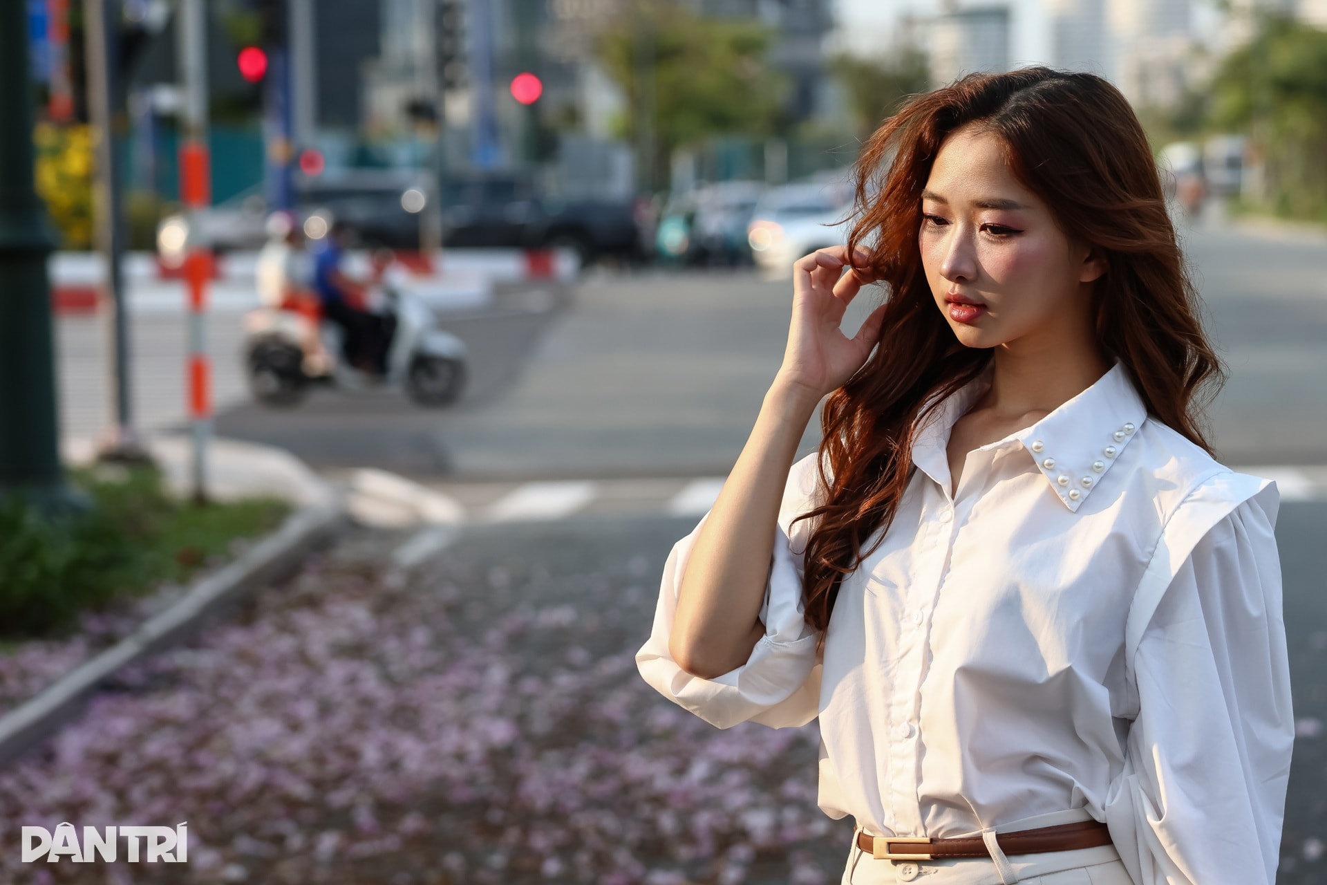 Sắc hồng bao phủ các con đường ở TPHCM - 9