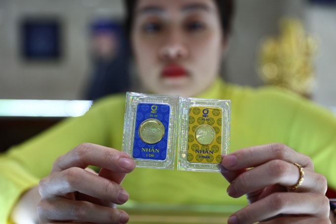 Vàng nhẫn trơn bán tại trụ sở SJC ở TP HCM. Ảnh: Quỳnh Trần