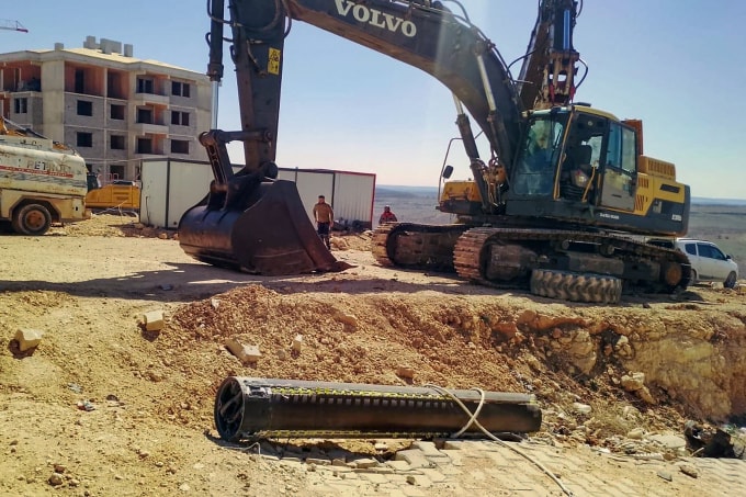 Một phần của tên lửa đạn đạo thứ hai của Iran bị NATO đánh chặn trong không phận Thổ Nhĩ Kỳ ngày 9/3 do hãng thông tấn DHA công bố. Ảnh: AFP