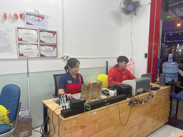 Rời ngân hàng để làm logistics: Bản lĩnh "nói được làm được" của nữ chủ bưu cục Best Express xứ Quảng - Ảnh 2.