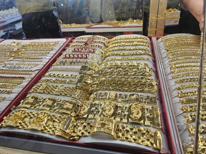 Giá vàng SJC tăng Mạnh đến 186 triệu đồng / lượng vào Cuối ngày 10 - 3 - Ảnh 2.