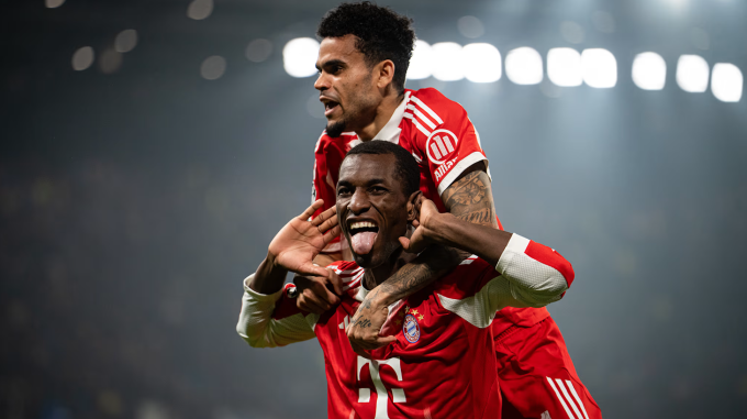 Nicolas Jackson chia vui cùng Luis Diaz. Ảnh: FC Bayern