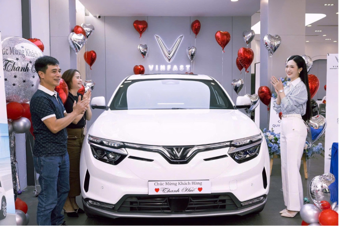 Giá xe VF 8 sau ưu đãi có thể giảm hơn 150 triệu đồng. Ảnh: VinFast