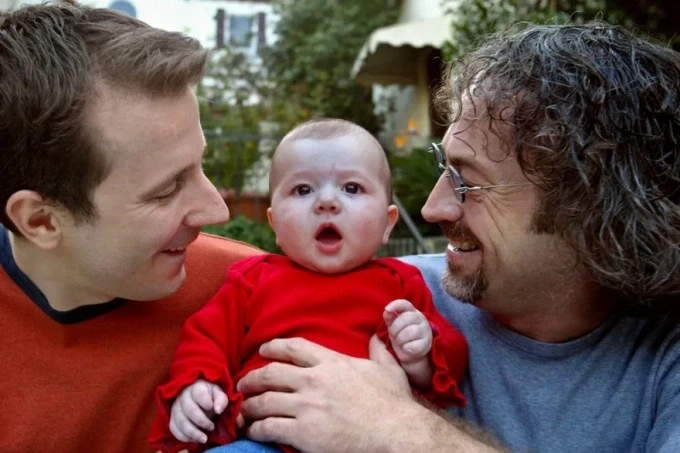 Từ tháng 7/2022, Thụy Sĩ công nhận hôn nhân đồng giới và cho phép các cặp đôi này được nhận con nuôi. Ảnh: Swiss Info