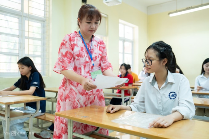 Phụ huynh mừng chưa hết đã đến lo khi Hà Nội bỏ chia khu vực thi lớp 10