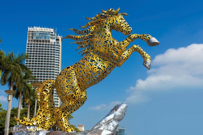 Linh vật Kim Mã Hợp Nhất. Ảnh: Nguyễn Đông