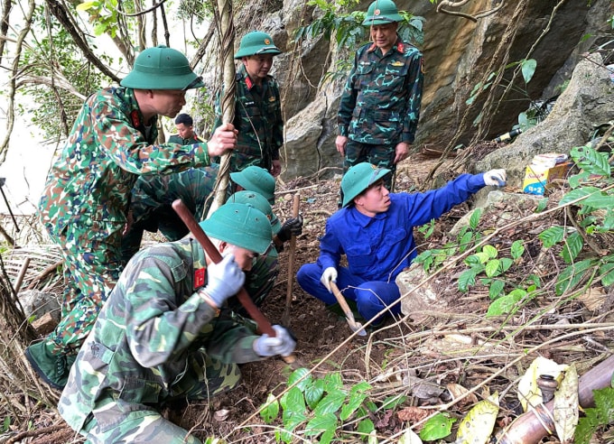 Khu vực tìm thấy hài cốt liệt sĩ: Ảnh: Đoàn Kinh tế - Quốc phòng 337