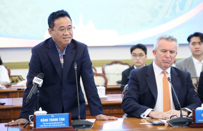 Ông Đặng Thành Tâm, Chủ tịch HĐQT Tổng công ty Phát triển Đô thị Kinh Bắc, tại cuộc gặp. Ảnh: An Phương