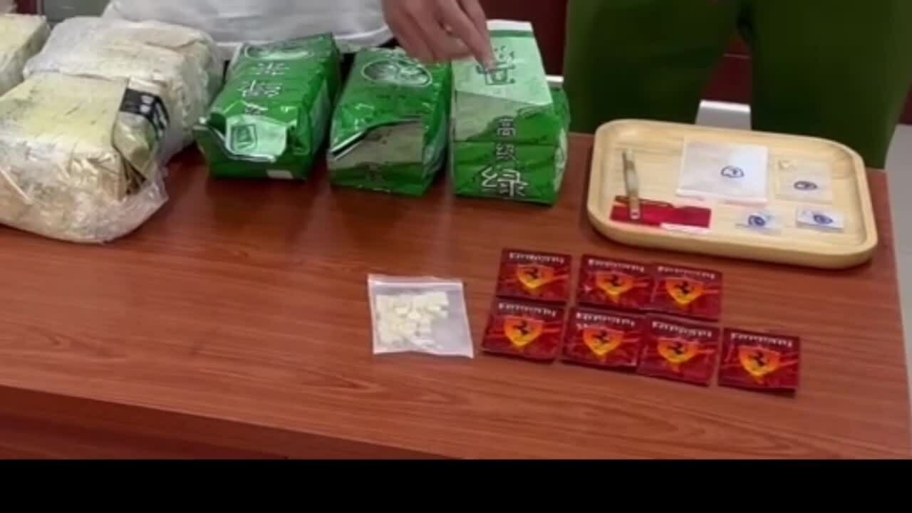 Chặn kiểm tra ôtô nghi vấn lộ đường dây ma túy xuyên biên giới