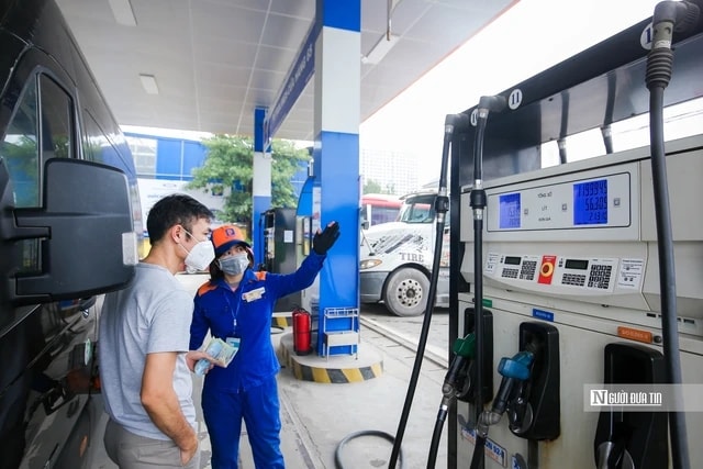 Quỹ bình ổn giá xăng dầu phát huy vai trò “giảm sốc” trước biến động toàn cầu- Ảnh 2.