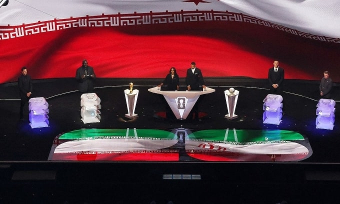 Quốc kỳ Iran tại lễ bốc thăm World Cup 2026 ở Trung tâm Kennedy, Washington D.C., Mỹ, ngày 5/12/2025. Ảnh: Reuters