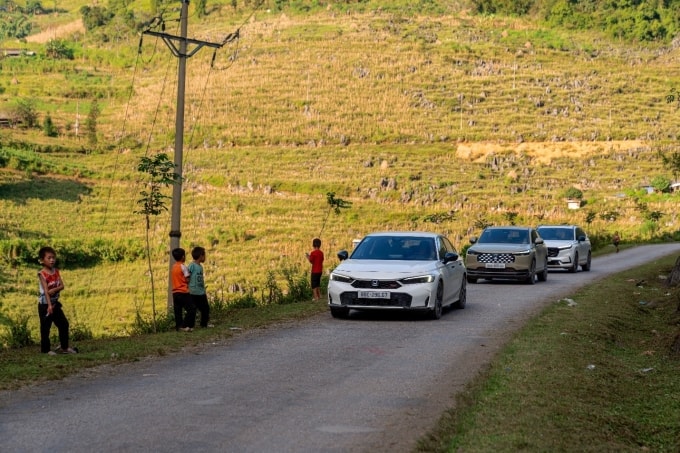Các dòng xe Honda trong một hành trình trải nghiệm. Ảnh: HVN