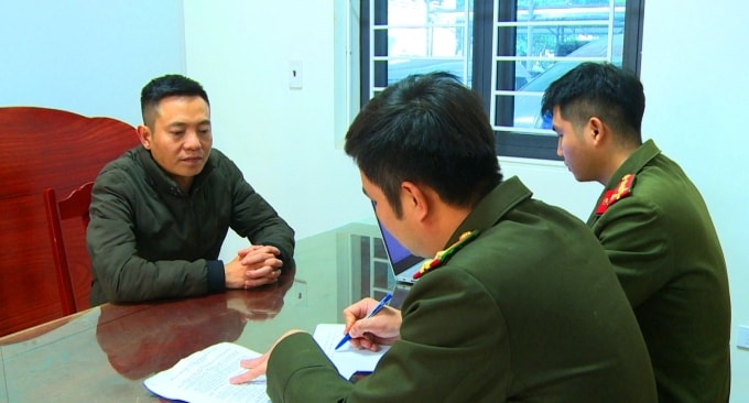 Hoàng Văn Toàn bị bắt. Ảnh: Lam Sơn