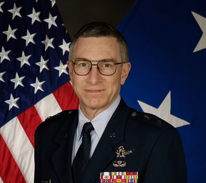 Cựu thiếu tướng không quân Mỹ William Neil McCasland, 68 tuổi, trước khi nghỉ hưu vào năm 2013. Ảnh: USAF