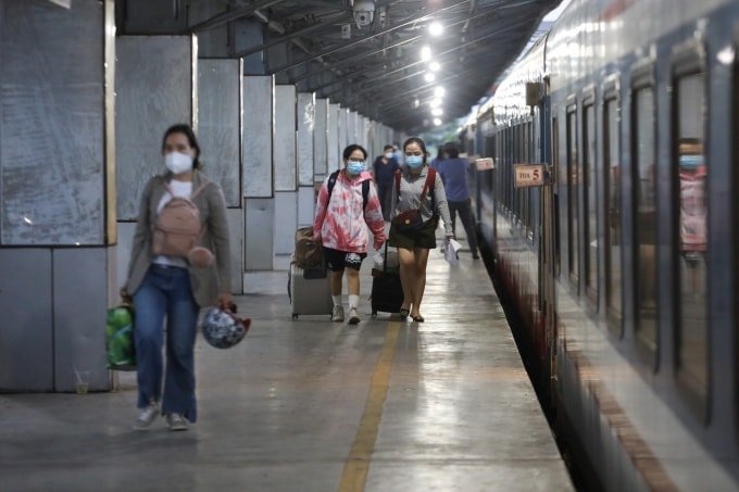 Tàu khách Bắc - Namm ở ga Sài Gòn. Ảnh: Quỳnh Trần