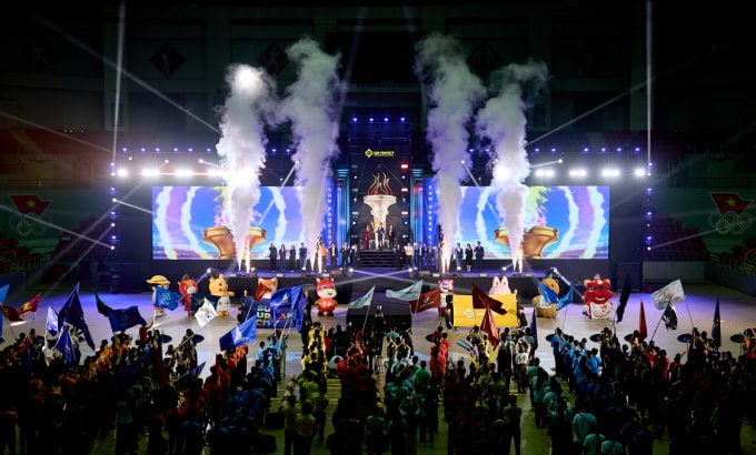 Nghi thức rước đuốc tại sự kiện. Ảnh: Ánh Dương