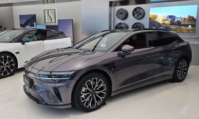 Mẫu Zeekr 007 GT tại đại lý ở Trung Quốc. Ảnh: GFFR