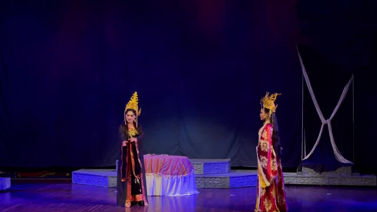 Trích đoạn vở 'Đế đô sóng cả'