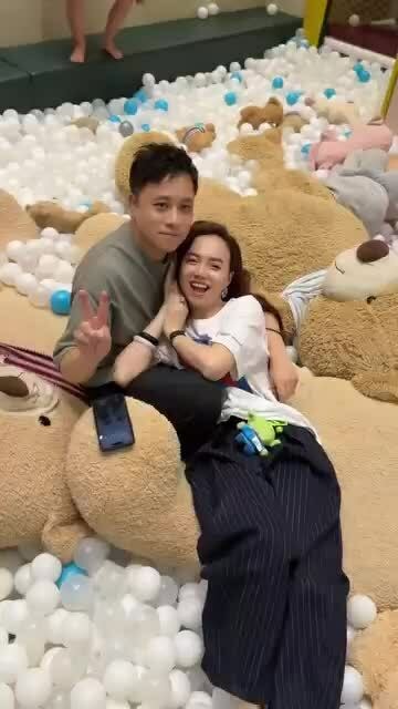 Đinh Ngọc Diệp, Victor Vũ quân quần bên hai con