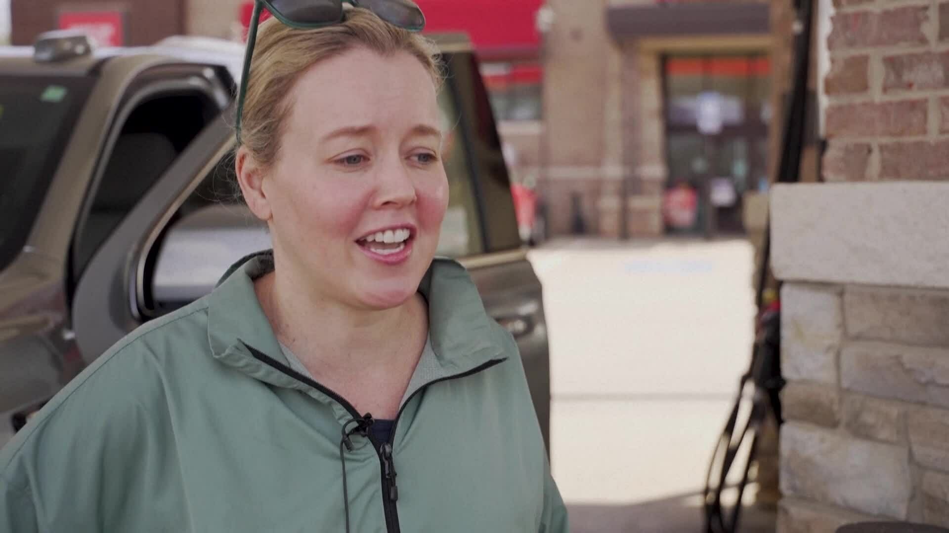 Người Mỹ hối hận vì bỏ phiếu cho ông Trump khi giá xăng tăng vọt