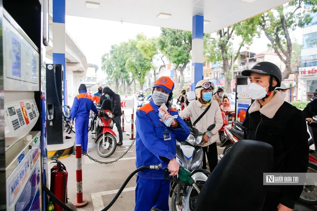 Thủ tướng: Không để cửa hàng xăng dầu dừng bán không có lý do - Ảnh 1.