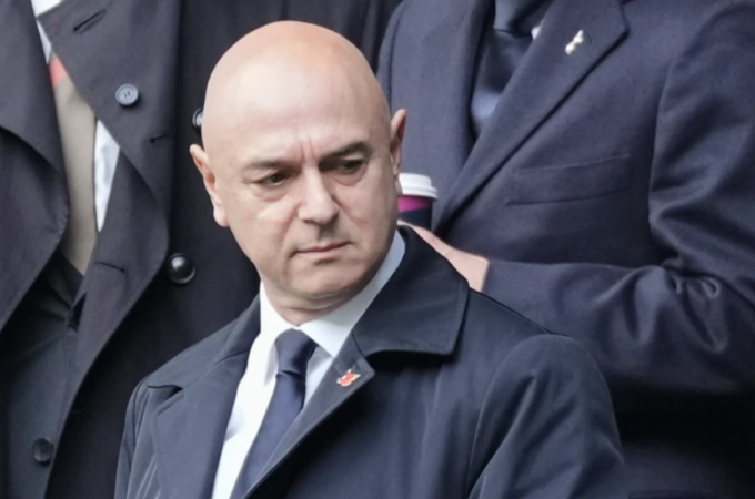 Daniel Levy dự khán trận Tottenham gặp West Ham ở Ngoại hạng Anh tại sân vận động Tottenham Hotspur, London, Anh ngày 19/10/2024. Ảnh: AP