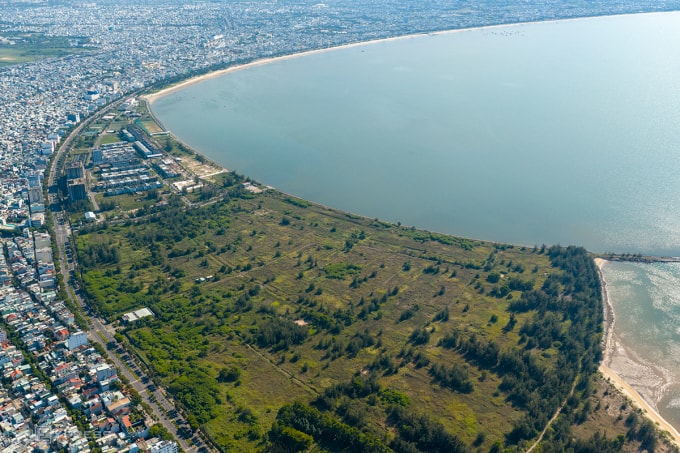 Khu vực đường Nguyễn Tất Thành với dự án đô thị lấn biển Đa Phước hiện hữu và khu vực dự kiến lấn biển. Ảnh: Nguyễn Đông