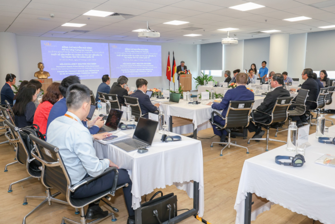 Khóa học IFCR03 có sự tham gia của 35 học viên là cán bộ quản quản lý từ Trung tâm Tài chính Quốc tế tại TP HCM, Đà Nẵng, Ngân hàng Nhà nước và các ngân hàng thương mại. Ảnh: VGU