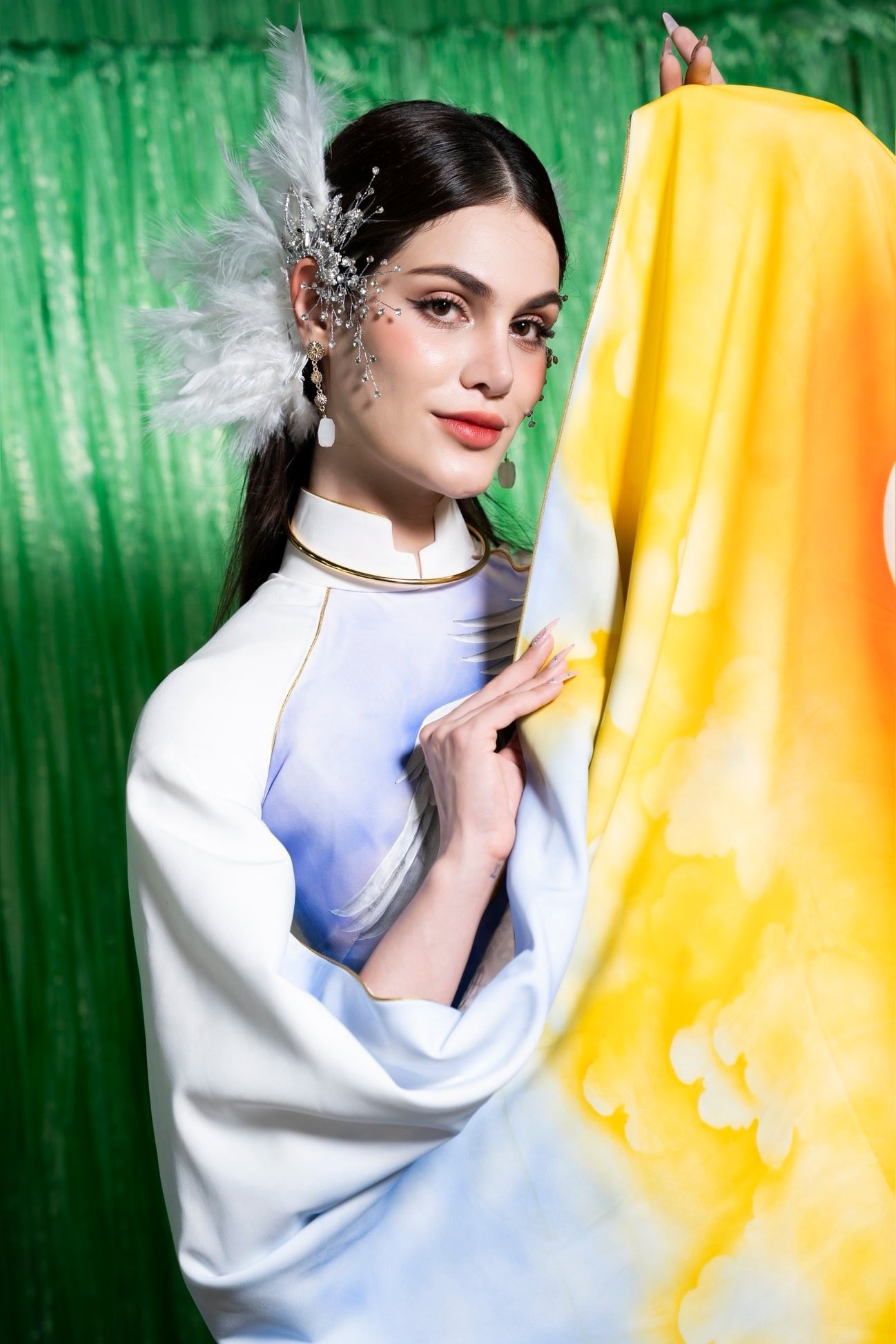 Hậu trường Anna Blanco chụp ảnh với áo dài