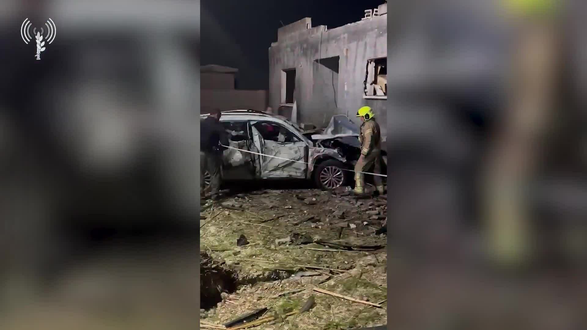 Tên lửa Iran lao xuống Israel, hơn 60 người bị thương