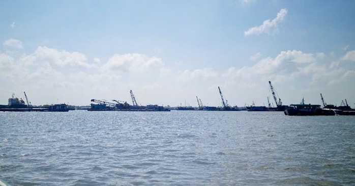 Không có việc sà lan chở cát nhập khẩu về Việt Nam bị ùn ứ do giá xăng dầu tăng - Ảnh 11.