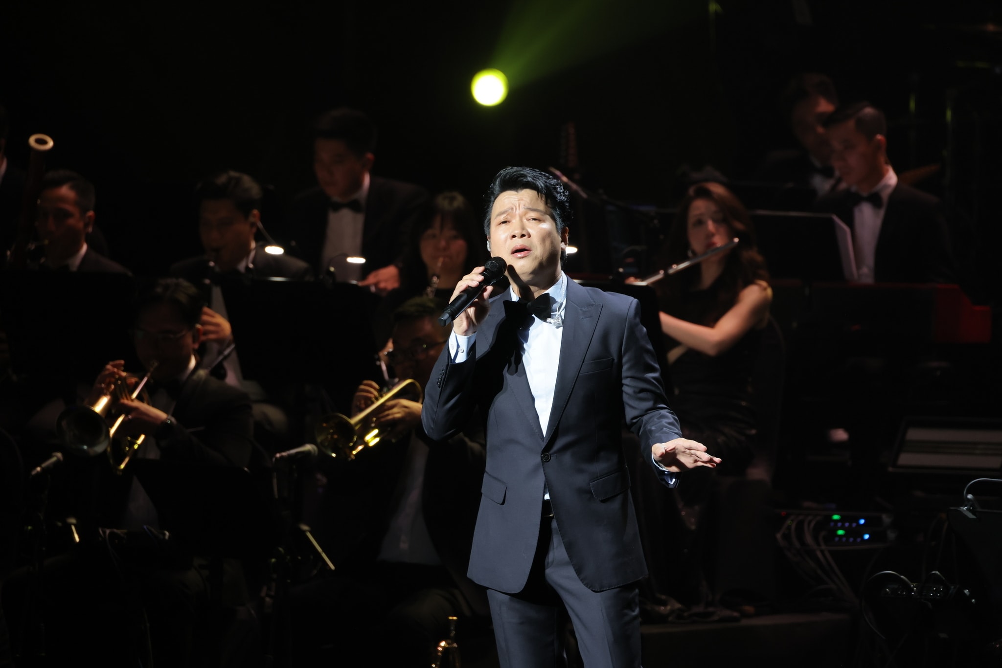 NSƯT Vũ Thắng Lợi trong live concert 
