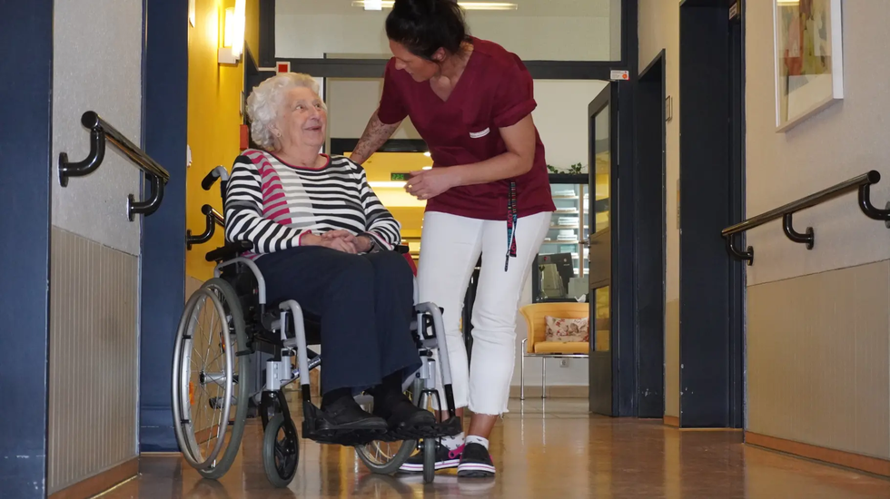 Lao động Việt tại Đức lương hơn 100 triệu đồng/tháng chi tiêu thế nào? - 2 Lao động Việt tại Đức lương hơn 100 triệu đồng/tháng chi tiêu thế nào? - 2