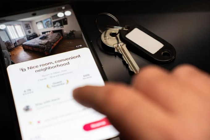 Các đơn vị đặt phòng thường có điều khoản bất khả kháng, cho phép khách hủy và nhận tiền hoàn. Ảnh: Business Insider