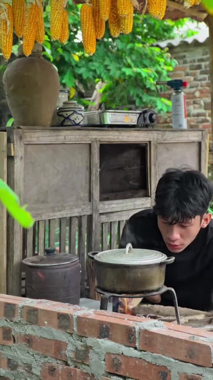 Hành trình nấu ăn 'chữa lành' của chàng trai không tay