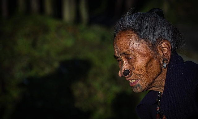 Làm đẹp kinh dị: "Cải tạo" bản thân, đục mũi để đẹp - Ảnh 4.