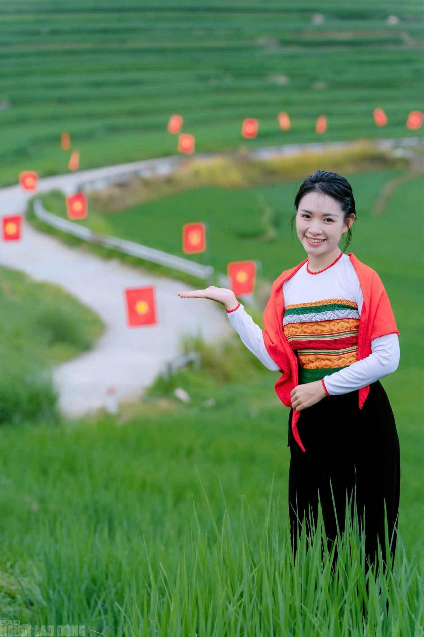 Điểm du lịch nổi tiếng ở Thanh Hóa rực rỡ cờ Tổ quốc trước ngày bầu cử - Ảnh 15.