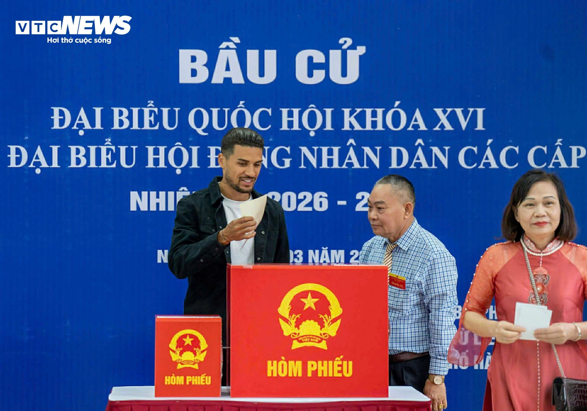 Đỗ Hoàng Hên thực hiện quyền và nghĩa vụ công dân Việt Nam.