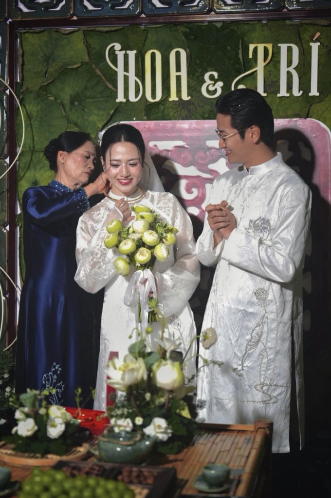 Mới đây, cặp đôi vừa tổ chức lễ ăn hỏi. Sau lễ ăn hỏi và rước dâu, cặp diễn viên dự kiến tổ chức tiệc cưới tại Hà Nội vào tháng 5.