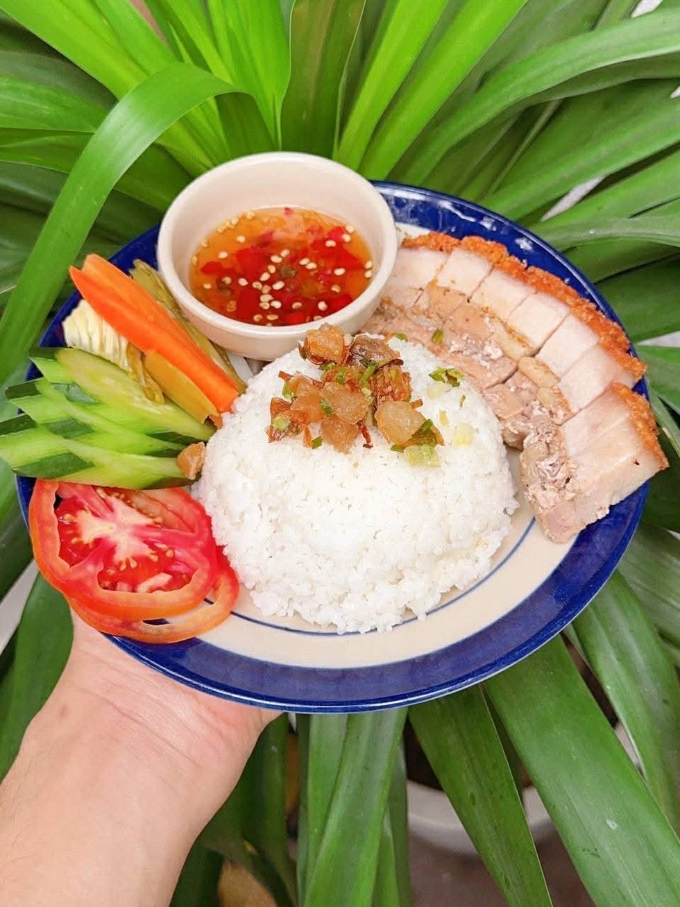 Hai chàng trai TPHCM bỏ việc 50 triệu đồng/tháng, bán bún mắm ở Philippines - 7