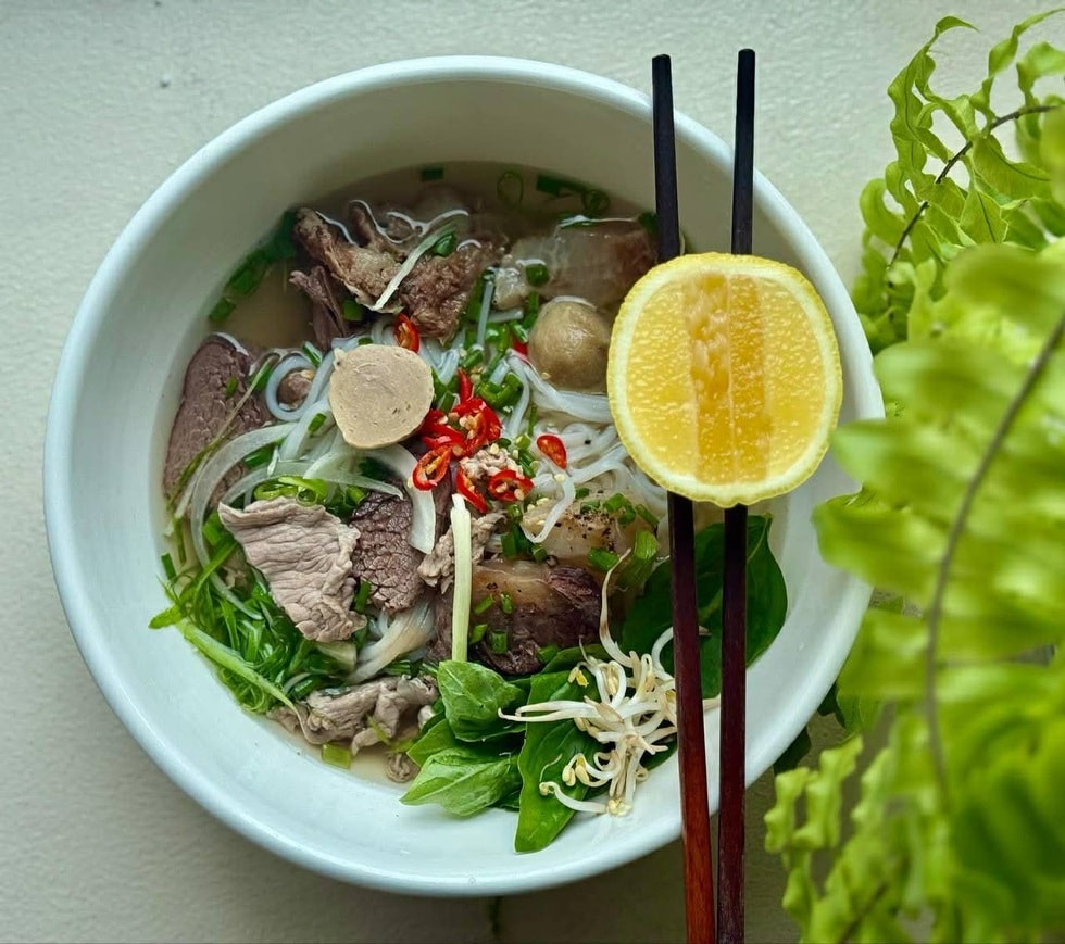 Hai chàng trai TPHCM bỏ việc 50 triệu đồng/tháng, bán bún mắm ở Philippines - 5