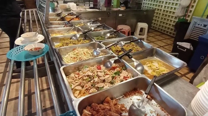 Các quán ăn đường phố là một đặc trưng của ẩm thực Thái Lan. Ảnh: The Nation