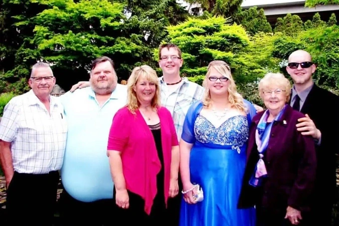 Gia đình ông Robert Emery ở Kelowna, British Columbia. Ảnh: CTV News