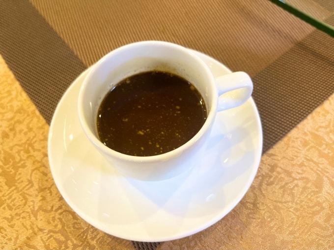 Người có mức huyết áp ổn định có thể uống cà phê với lượng vừa phải. Ảnh: Ly Nguyễn