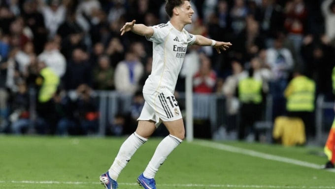 Guler mừng bàn trong trận Real 4-1 Elche ở vòng 28 La Liga tối 14/3. Ảnh: AFP