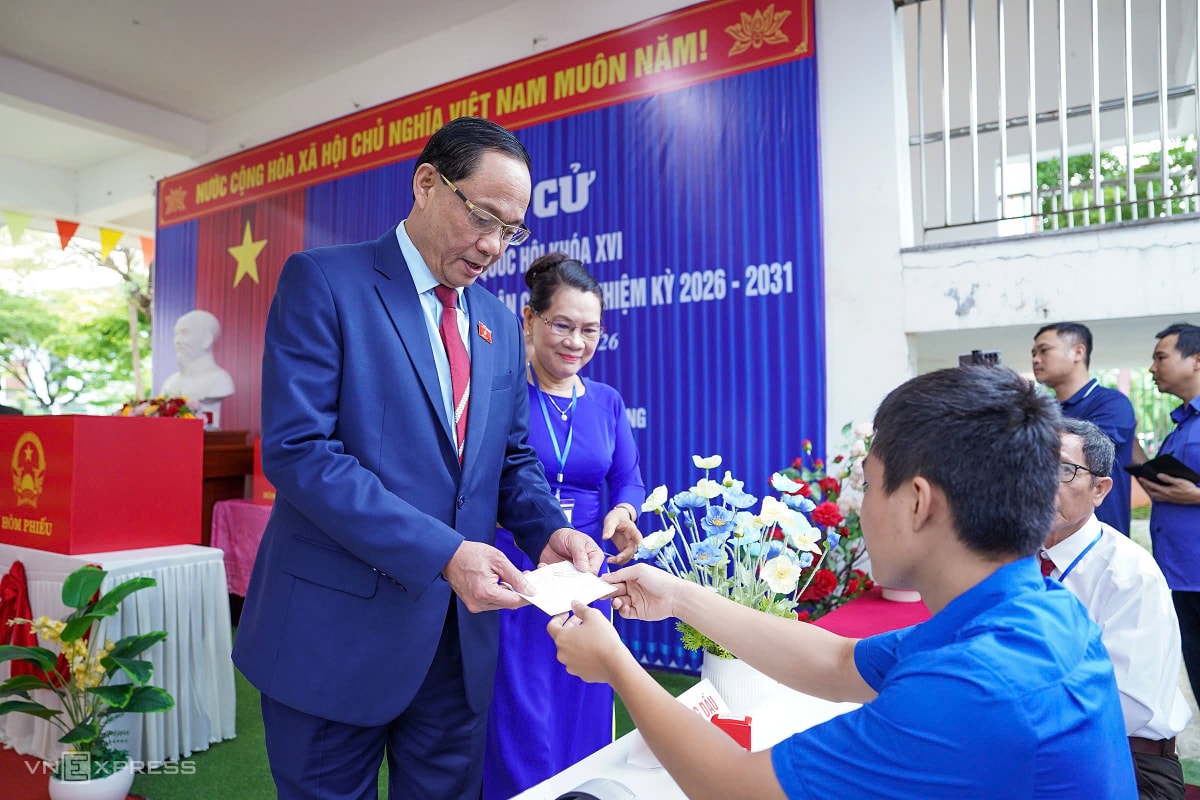 z7621481885947-79563bbddc479cf-1691-4916