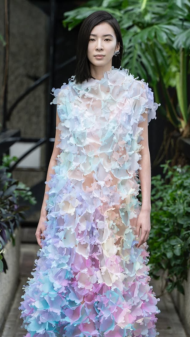 Irene Kim catwalk ở London