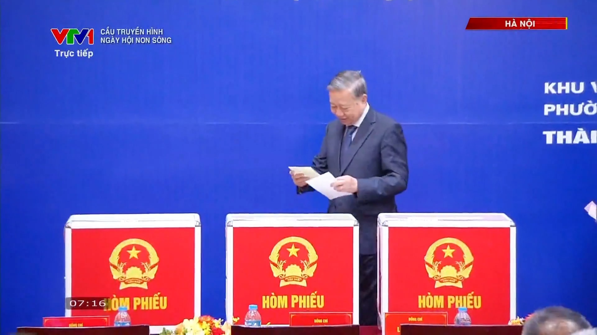 Tổng Bí thư Tô Lâm bỏ phiếu bầu cử