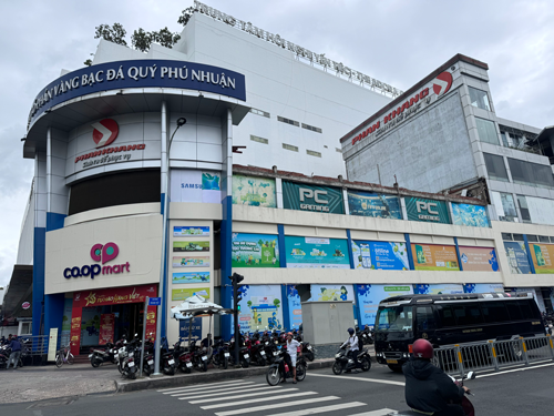 Bán lẻ điện máy: Sân chơi của vài "ông lớn" - Ảnh 1.